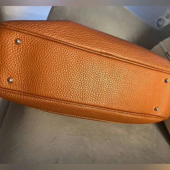 LANCEL SHOULDER BAG
BROWN SILVER
HARDWARE - Picture 11 of 14